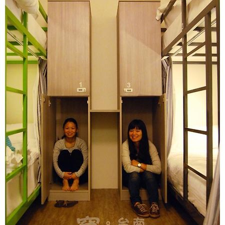 Wow Tainan Hostel エクステリア 写真