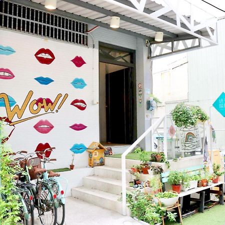 Wow Tainan Hostel エクステリア 写真