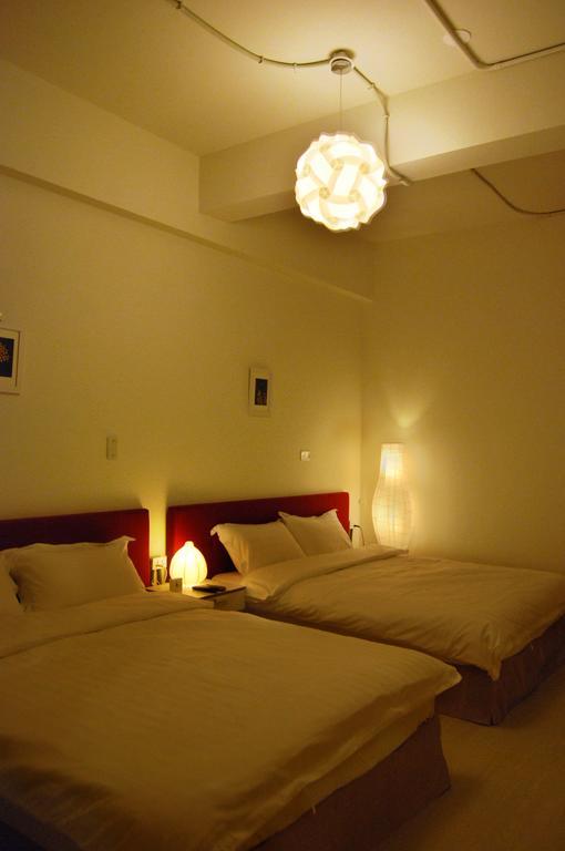 Wow Tainan Hostel エクステリア 写真