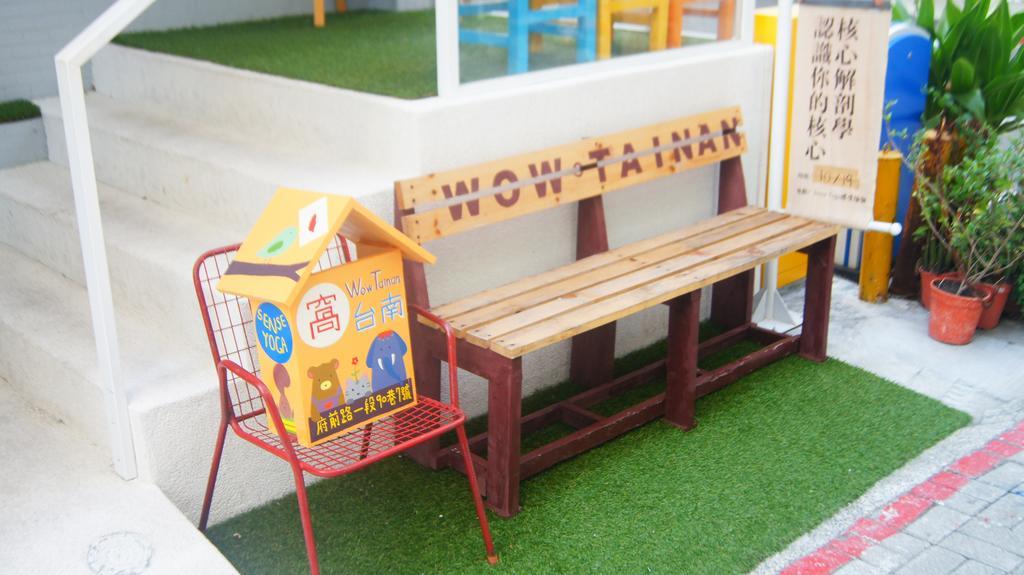 Wow Tainan Hostel エクステリア 写真