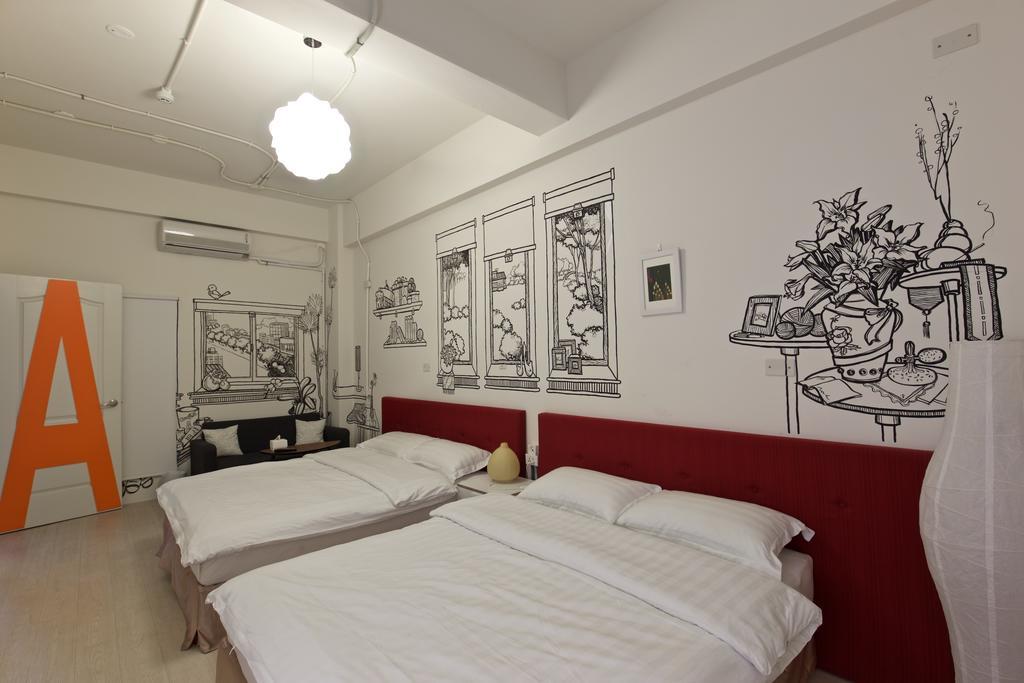 Wow Tainan Hostel エクステリア 写真