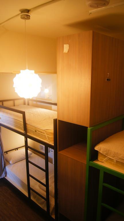 Wow Tainan Hostel エクステリア 写真
