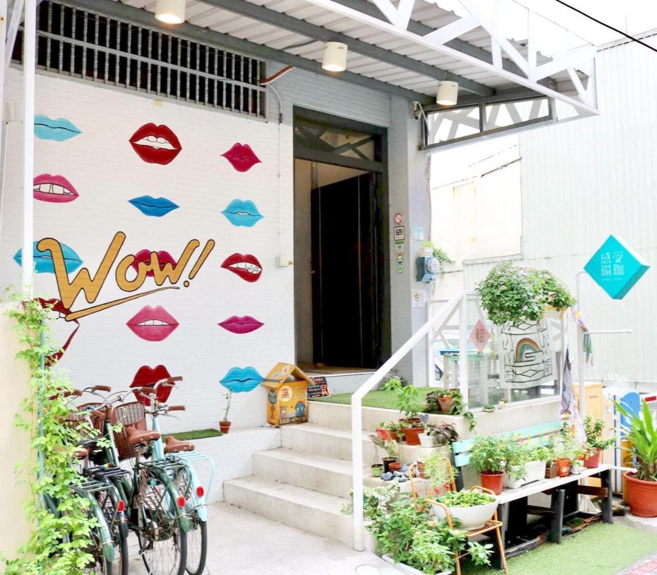 Wow Tainan Hostel エクステリア 写真